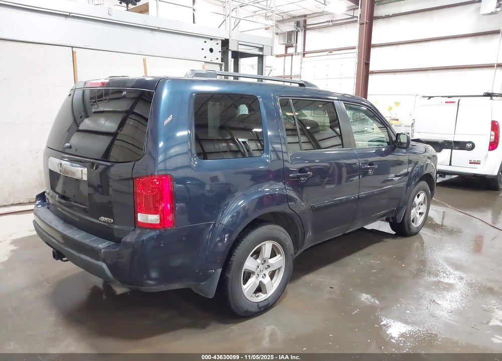 2011 HONDA PILOT EX VIN: 5FNYF4H45BB103063
