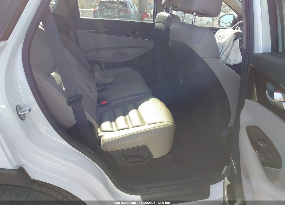 2017 KIA SORENTO VIN: 5XYPHDA13HG239750