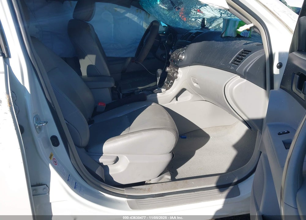 2010 TOYOTA HIGHLANDER VIN: 5TDJK3EH1AS039578