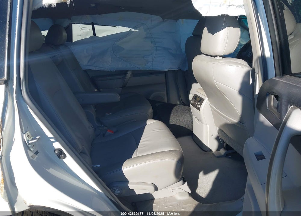 2010 TOYOTA HIGHLANDER VIN: 5TDJK3EH1AS039578