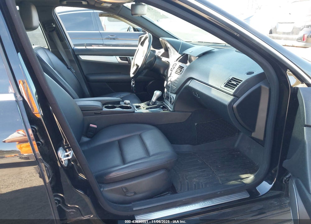 2011 MERCEDES-BENZ C 300 LUXURY 4MATIC/SPORT 4MATIC VIN: WDDGF8BB6BR173262