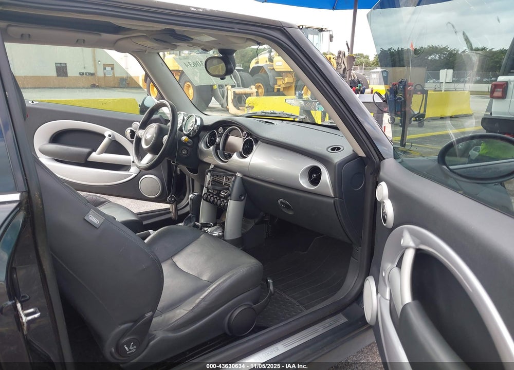 2006 MINI COOPER VIN: WMWRC33586TJ78279