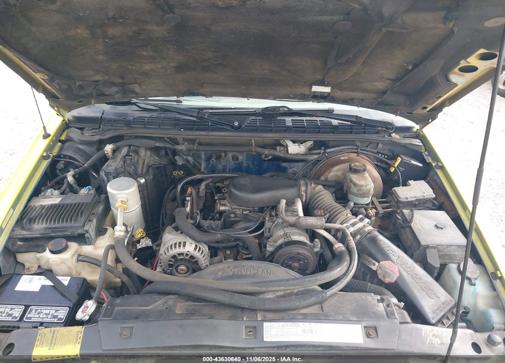 2000 CHEVROLET S-10 LS VIN: 1GCCS14W8YK199763