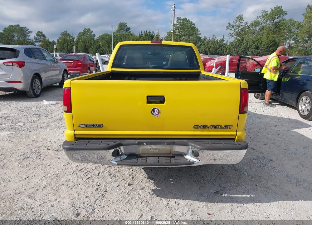2000 CHEVROLET S-10 LS VIN: 1GCCS14W8YK199763