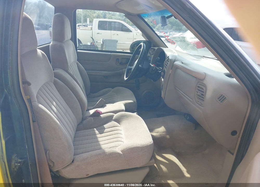 2000 CHEVROLET S-10 LS VIN: 1GCCS14W8YK199763