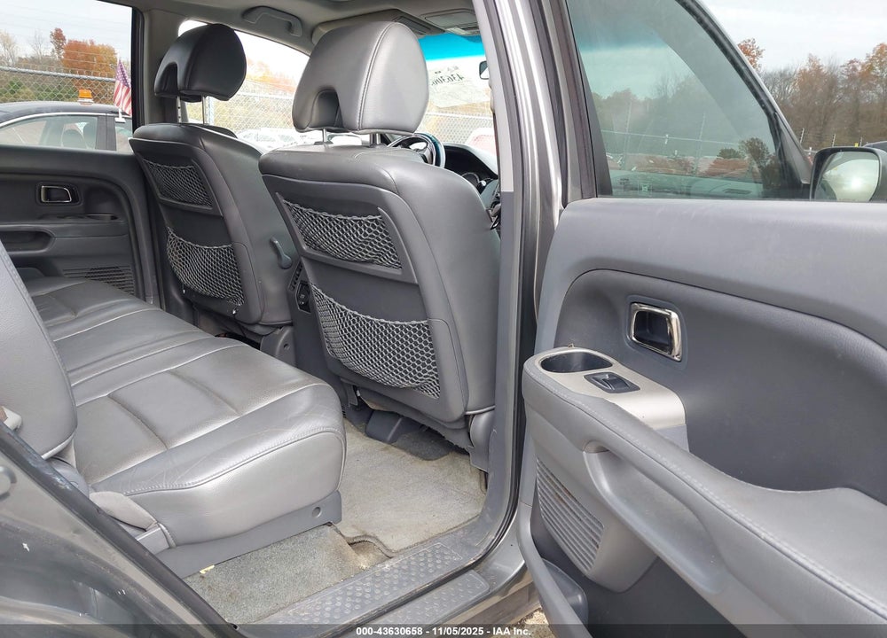 2007 HONDA PILOT EX-L VIN: 2HKYF18787H528584