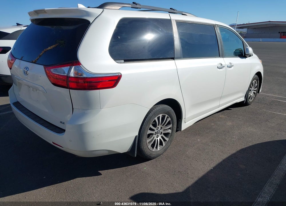 2019 TOYOTA SIENNA XLE 8 PASSENGER VIN: 5TDYZ3DC1KS020157