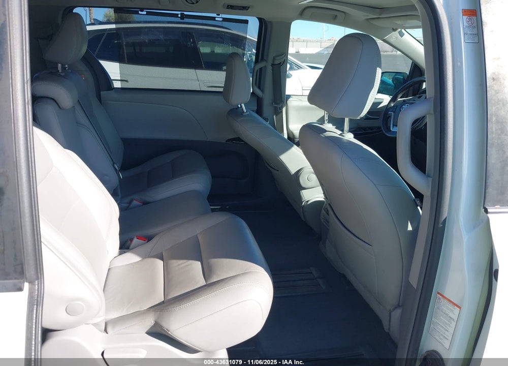 2019 TOYOTA SIENNA XLE 8 PASSENGER VIN: 5TDYZ3DC1KS020157
