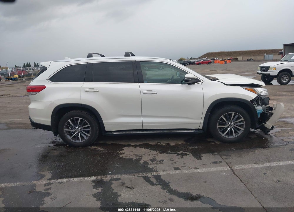 2017 TOYOTA HIGHLANDER XLE VIN: 5TDJZRFH7HS450846