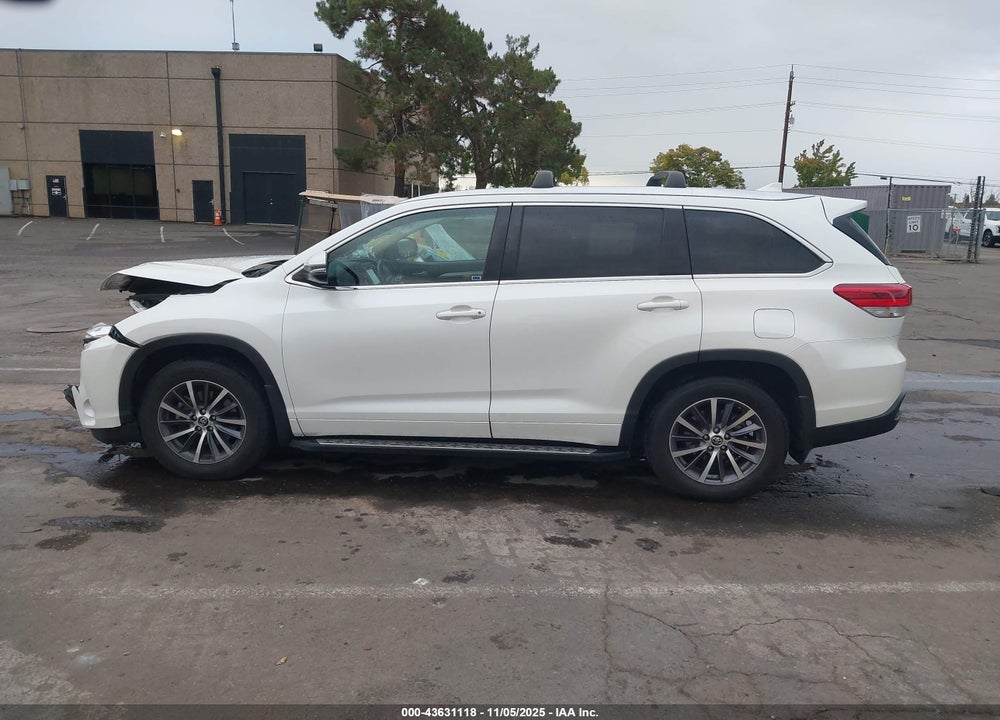 2017 TOYOTA HIGHLANDER XLE VIN: 5TDJZRFH7HS450846
