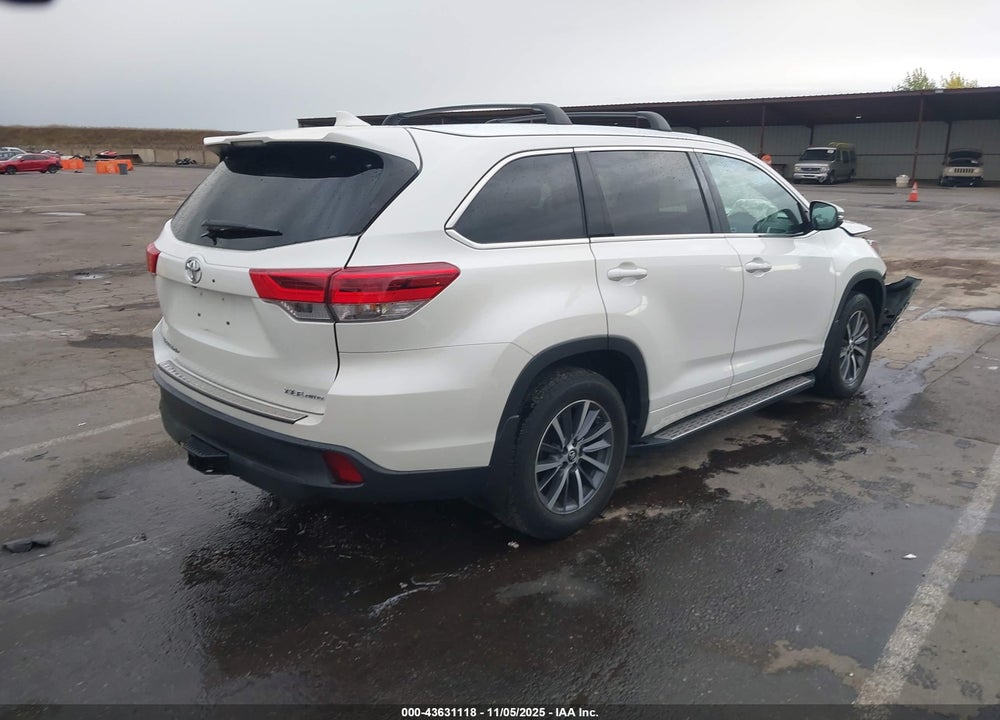 2017 TOYOTA HIGHLANDER XLE VIN: 5TDJZRFH7HS450846