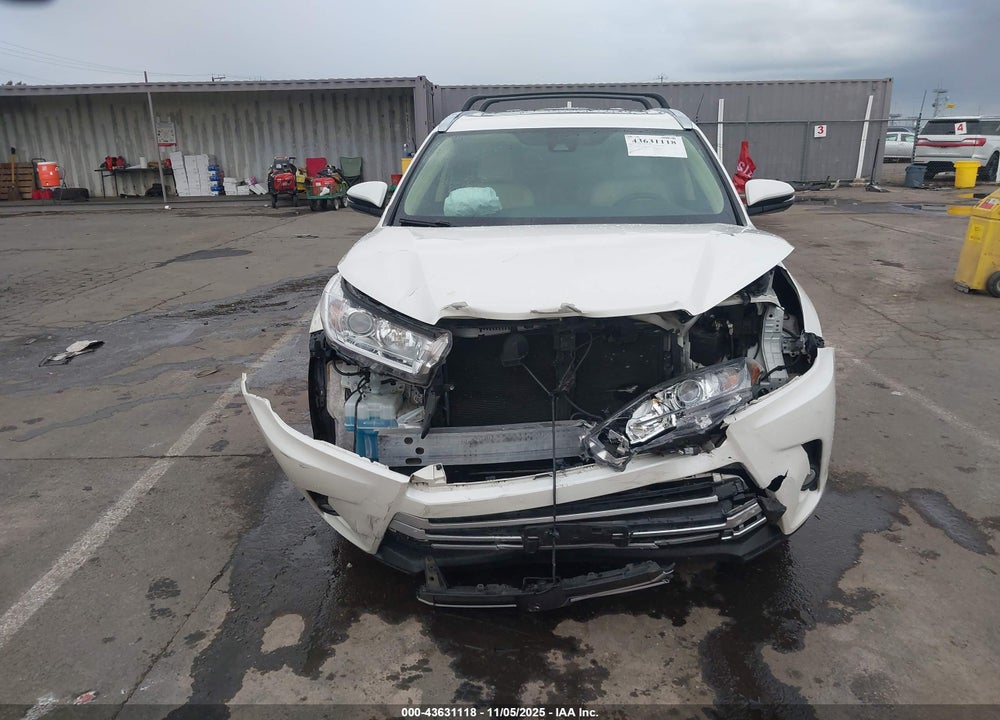 2017 TOYOTA HIGHLANDER XLE VIN: 5TDJZRFH7HS450846