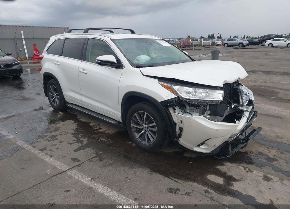2017 TOYOTA HIGHLANDER XLE VIN: 5TDJZRFH7HS450846