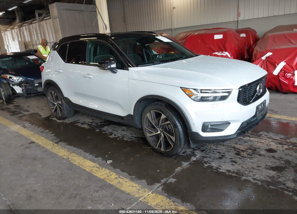 2021 VOLVO XC40 T5 R-DESIGN VIN: YV4162UM9M2608943