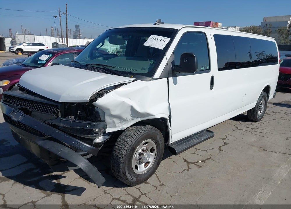 2022 CHEVROLET EXPRESS PASSENGER RWD 3500 EXTENDED WHEELBASE LS VIN: 1GAZGNFPXN1286860