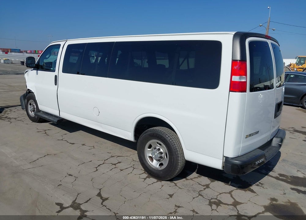 2022 CHEVROLET EXPRESS PASSENGER RWD 3500 EXTENDED WHEELBASE LS VIN: 1GAZGNFPXN1286860