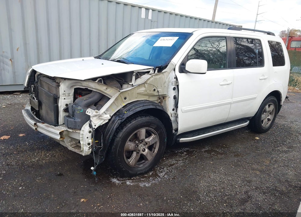 2011 HONDA PILOT EX-L VIN: 5FNYF4H54BB105346