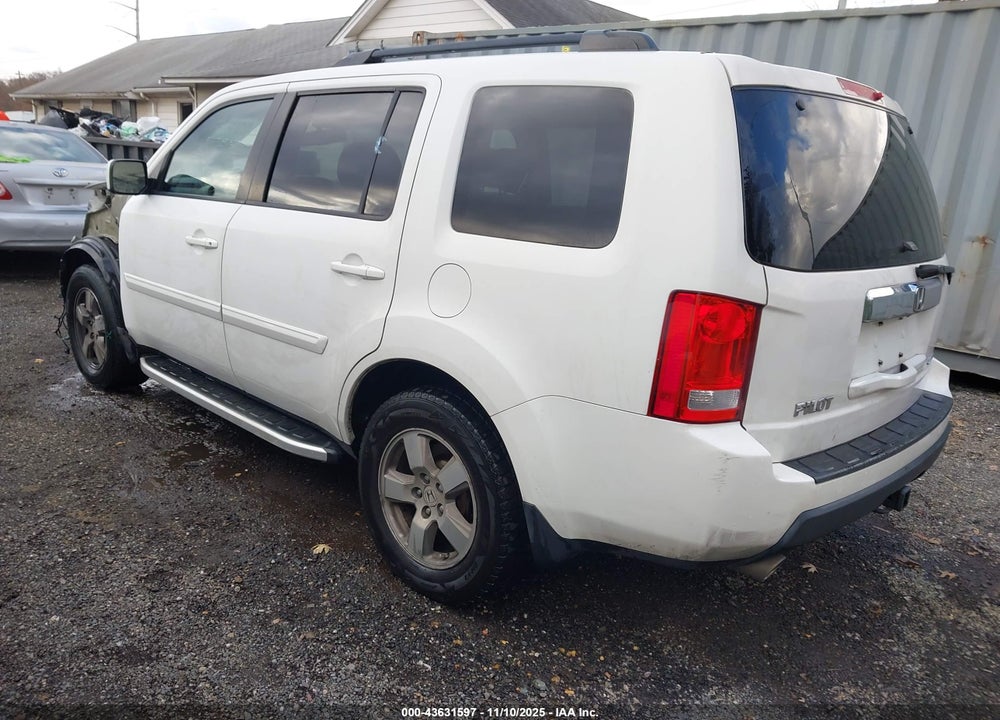 2011 HONDA PILOT EX-L VIN: 5FNYF4H54BB105346