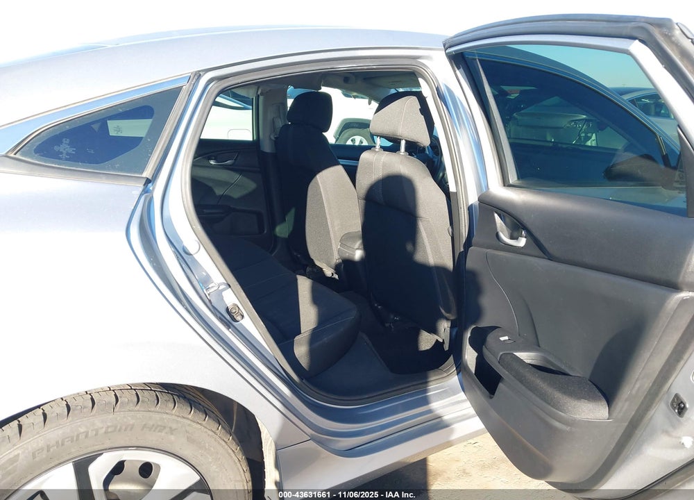 2018 HONDA CIVIC LX VIN: 2HGFC2F50JH557554