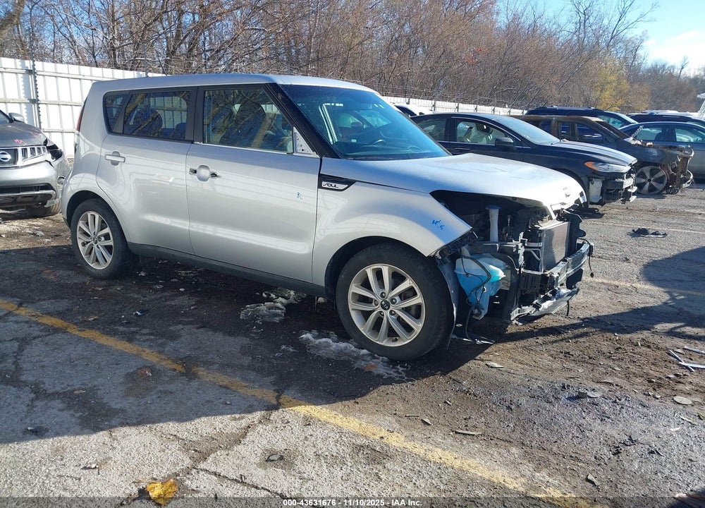 2017 KIA SOUL + VIN: KNDJP3A57H7463400