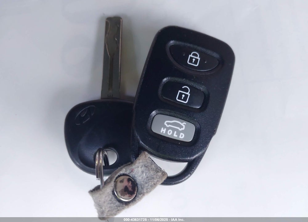2013 HYUNDAI SONATA GLS VIN: 5NPEB4AC7DH527302