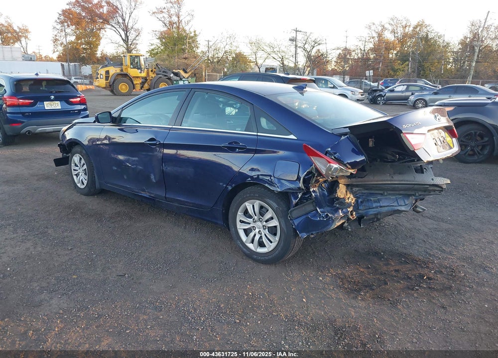 2013 HYUNDAI SONATA GLS VIN: 5NPEB4AC7DH527302
