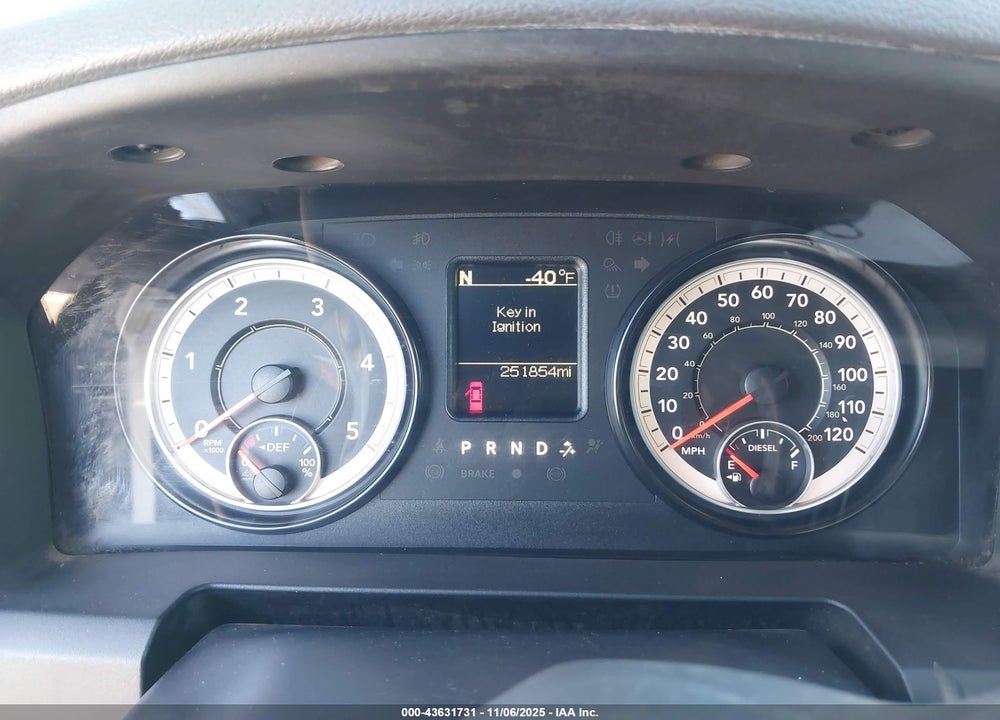 2016 RAM 3500 BIG HORN VIN: 3C63R2HL8GG263234