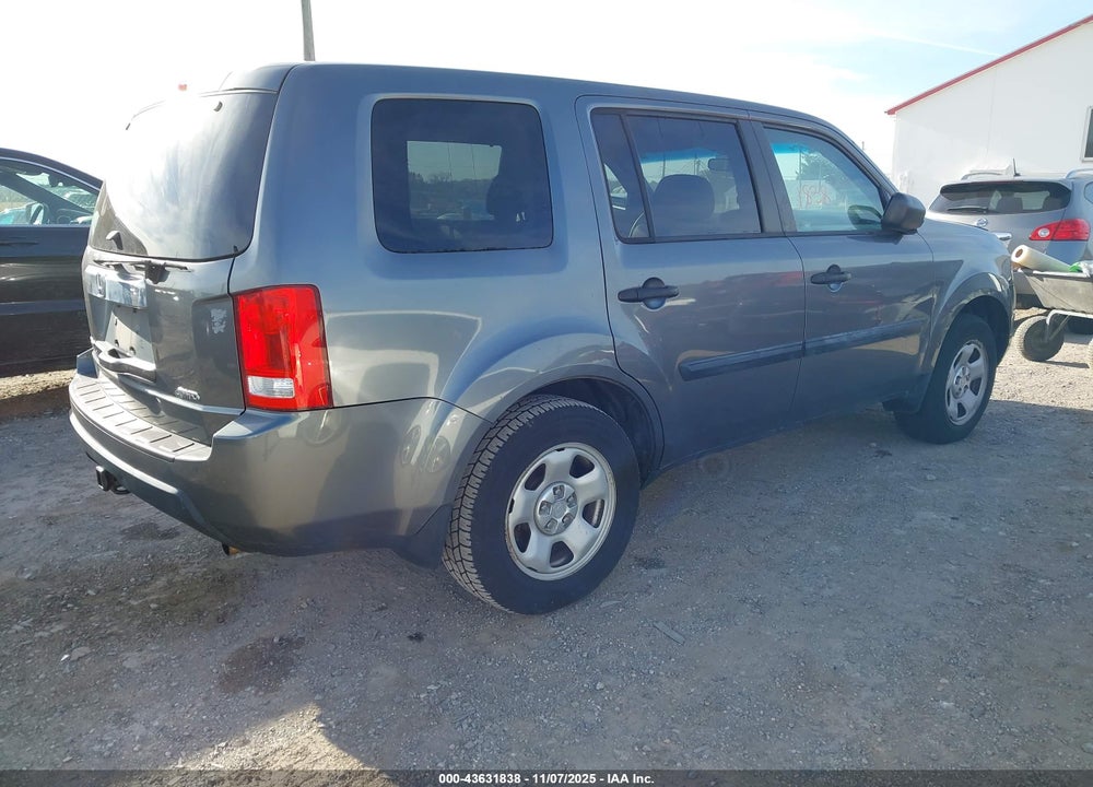 2011 HONDA PILOT LX VIN: 5FNYF4H28BB088878