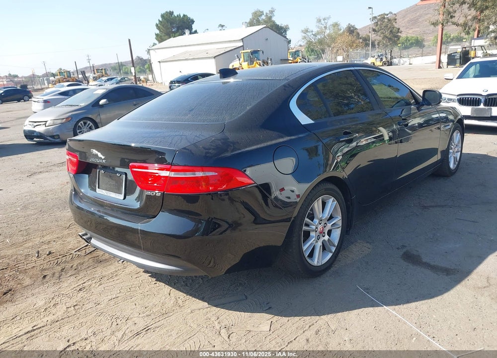 2017 JAGUAR XE 20D PREMIUM VIN: SAJAD4BN6HA975912