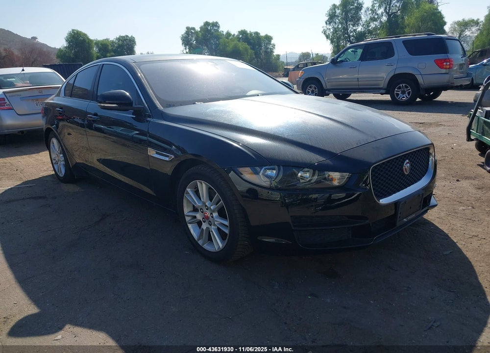 2017 JAGUAR XE 20D PREMIUM VIN: SAJAD4BN6HA975912