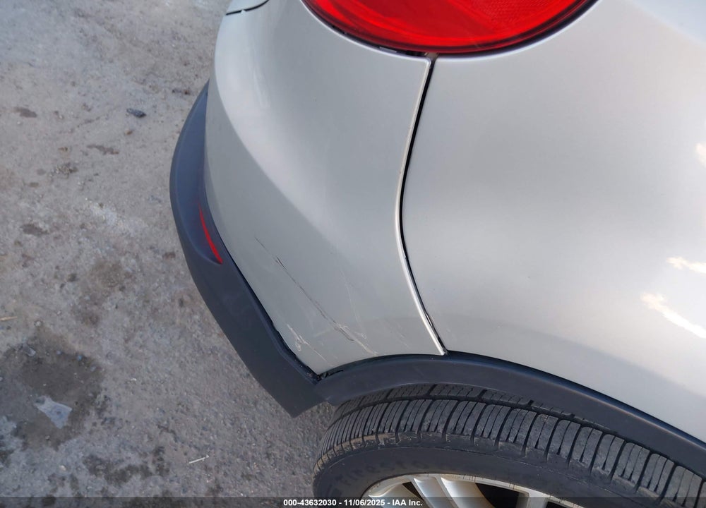 2011 VOLKSWAGEN TIGUAN SE VIN: WVGBV7AX9BW512463