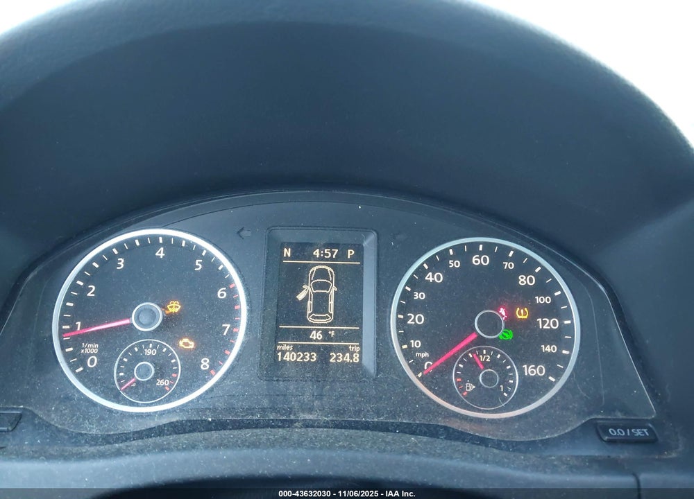 2011 VOLKSWAGEN TIGUAN SE VIN: WVGBV7AX9BW512463