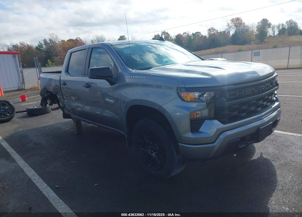 2023 CHEVROLET SILVERADO 1500 4WD  SHORT BED CUSTOM VIN: 3GCPDBEK0PG360741