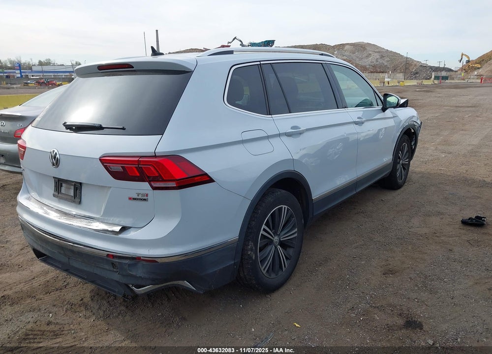 2018 VOLKSWAGEN TIGUAN VIN: 3VV2B7AX2JM173610