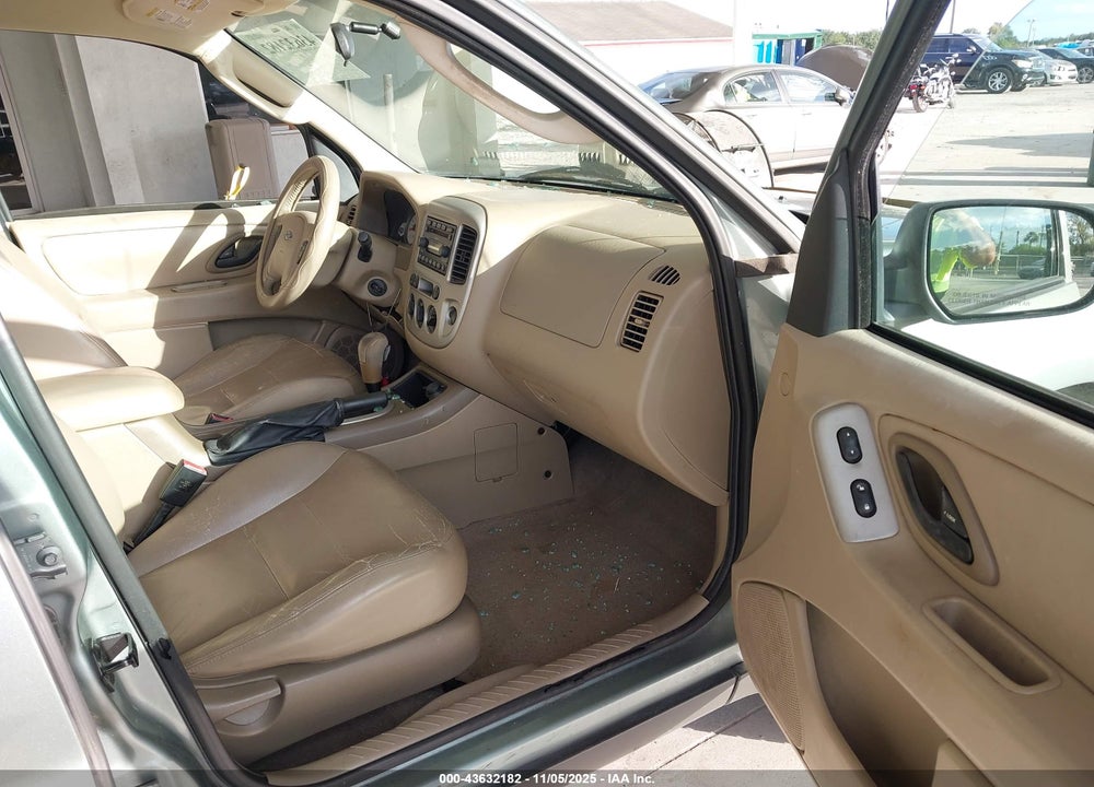 2005 FORD ESCAPE XLT VIN: 1FMYU03175KE32569