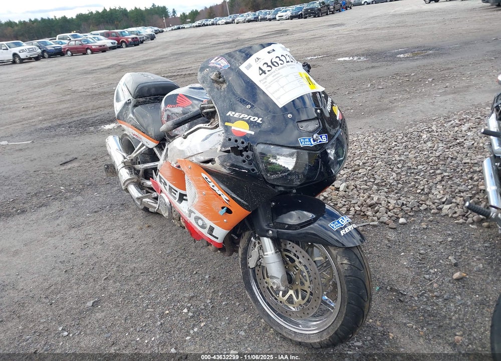 1999 HONDA CBR900 RR VIN: JH2SC3300XM301763
