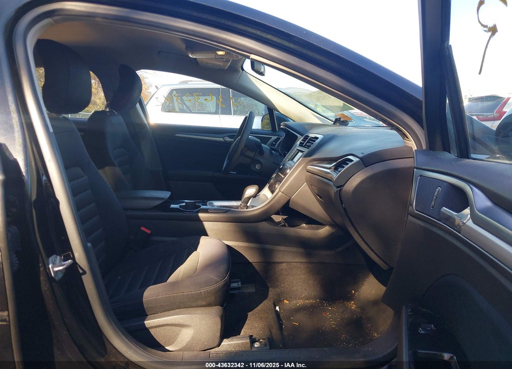 2014 FORD FUSION VIN: 1FA6P0H70E5398804