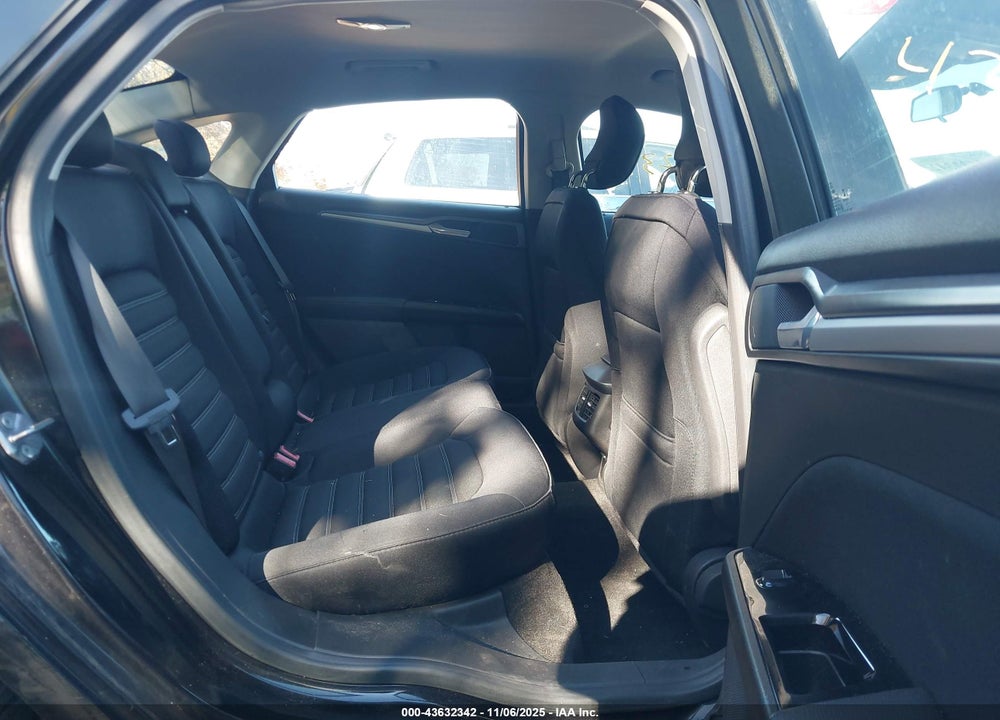 2014 FORD FUSION VIN: 1FA6P0H70E5398804