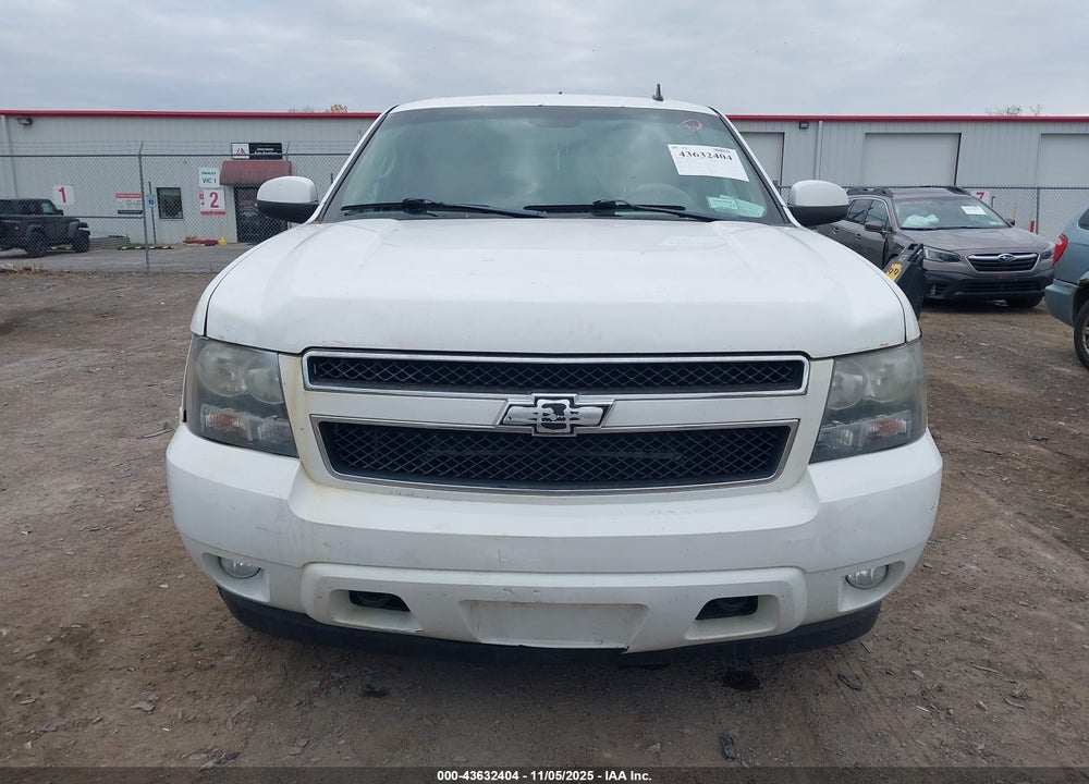2011 CHEVROLET TAHOE LT VIN: 1GNSKBE00BR213883