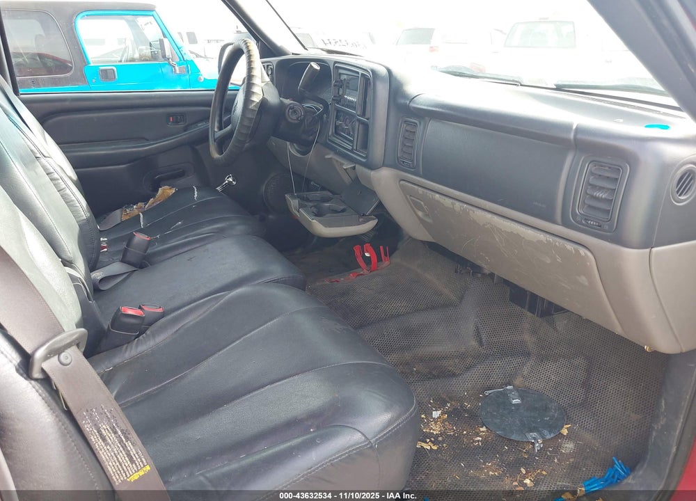 2000 CHEVROLET SUBURBAN 1500 VIN: 3GNFK16T1YG137040