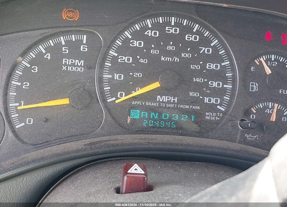 2000 CHEVROLET SUBURBAN 1500 VIN: 3GNFK16T1YG137040