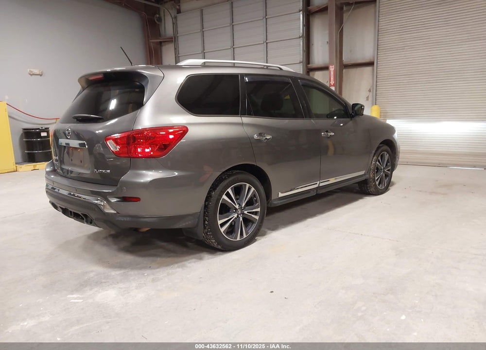 2017 NISSAN PATHFINDER VIN: 5N1DR2MN2HC677503