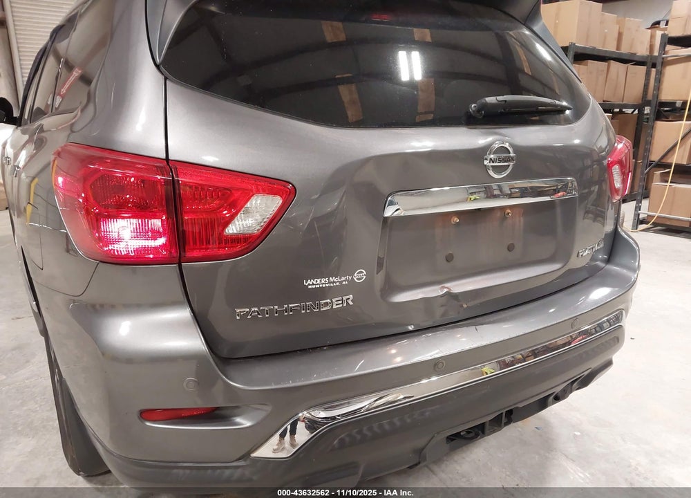 2017 NISSAN PATHFINDER VIN: 5N1DR2MN2HC677503