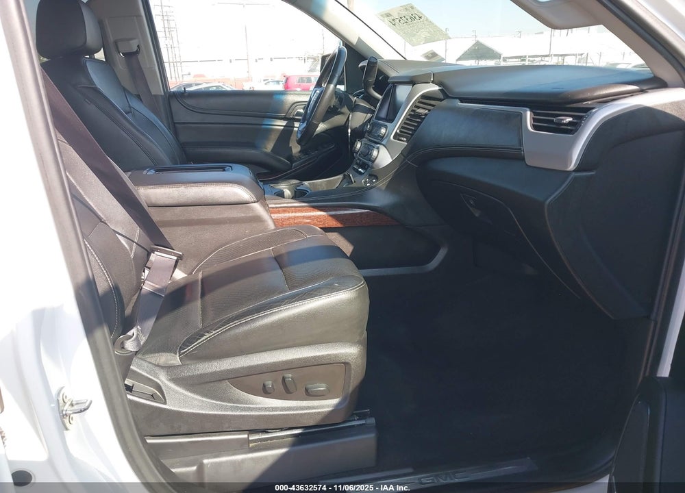 2017 GMC YUKON XL VIN: 1GKS2GKC1HR192110