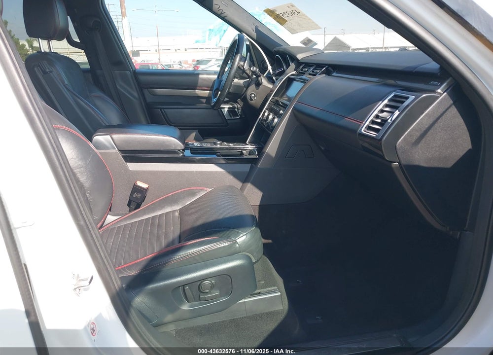 2017 LAND ROVER DISCOVERY VIN: SALRRBBV4HA042817