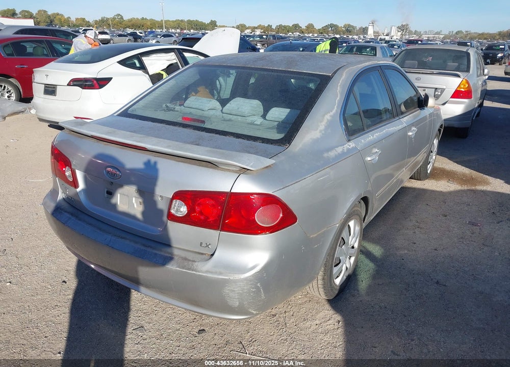 2008 KIA OPTIMA VIN: KNAGE123285242023