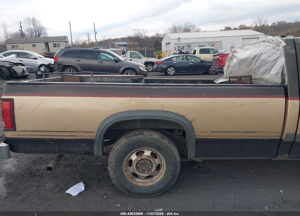 1991 DODGE DAKOTA VIN: 1B7FL26X5MS332298