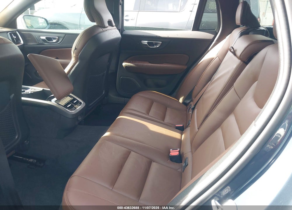 2025 VOLVO V60 CROSS COUNTRY B5 ULTRA VIN: YV4L12WL9S2147185