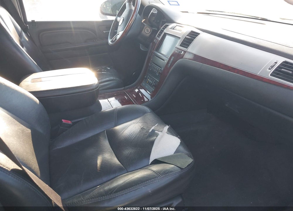 2007 CADILLAC ESCALADE VIN: 1GYEC63867R357474