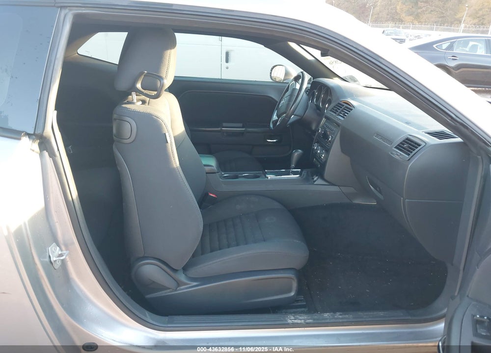 2014 DODGE CHALLENGER SXT VIN: 2C3CDYAG0EH298911